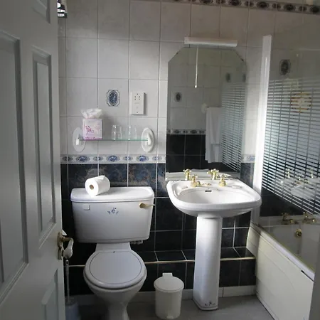 Neidin House Bed & Breakfast *