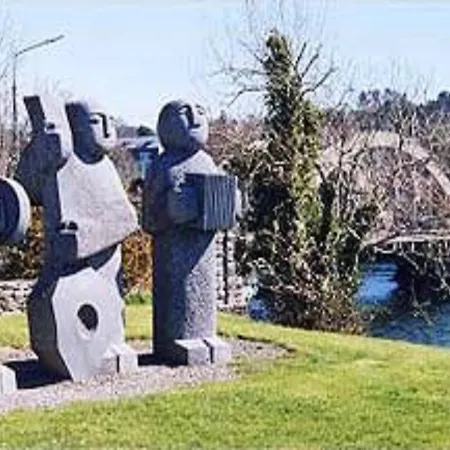 Neidin House קנמארה