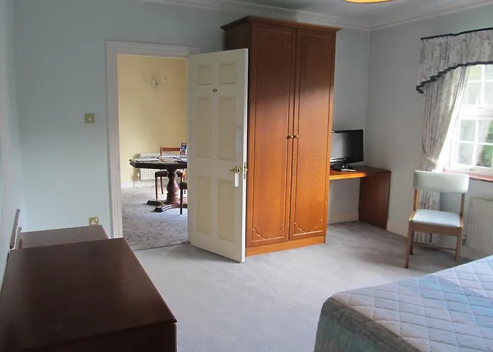 לינה וארוחת בוקר Neidin House קנמארה