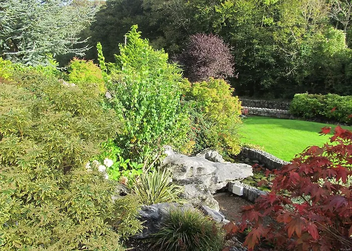 לינה וארוחת בוקר Neidin House 3*